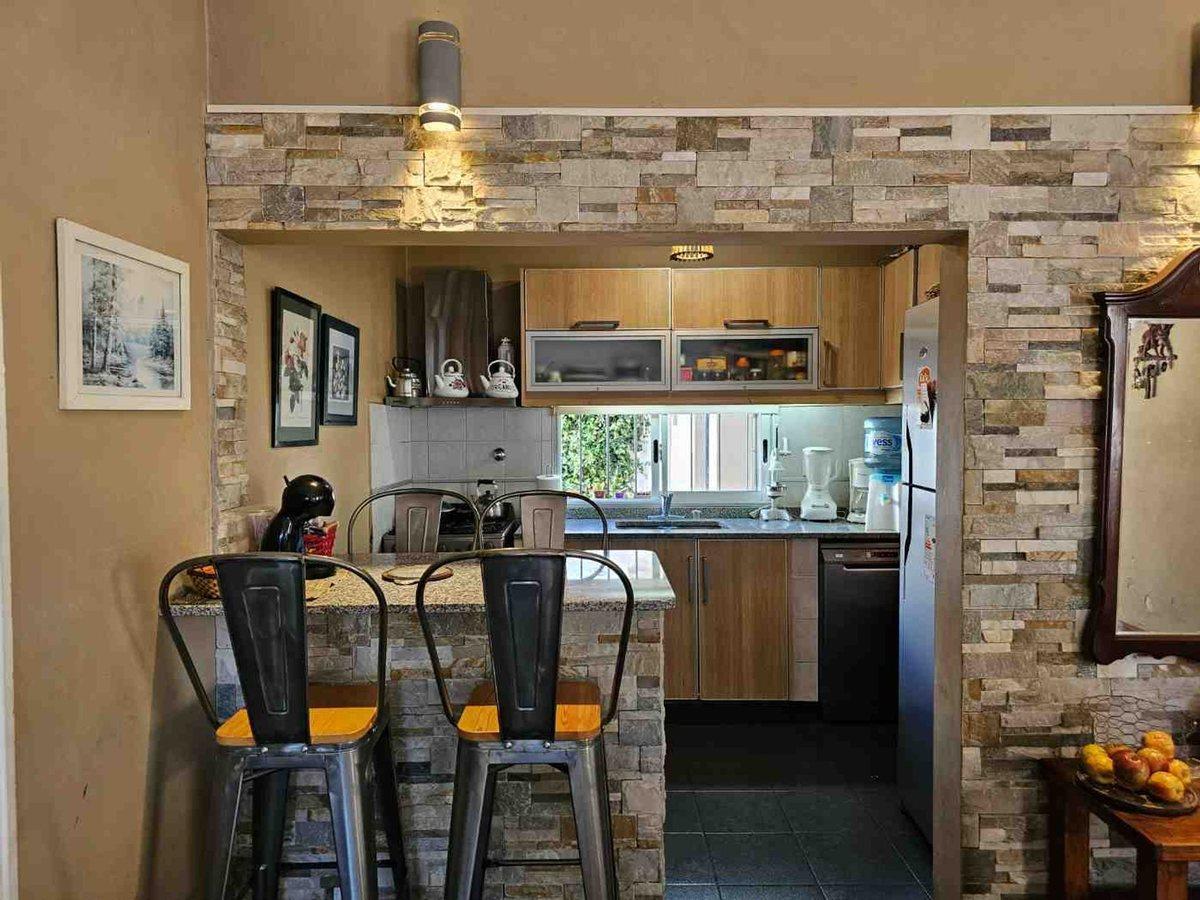 Foto de CASA 3 AMBIENTES VENTA ITUZAINGO C/ PILETA PERMUTA, imagen 3
