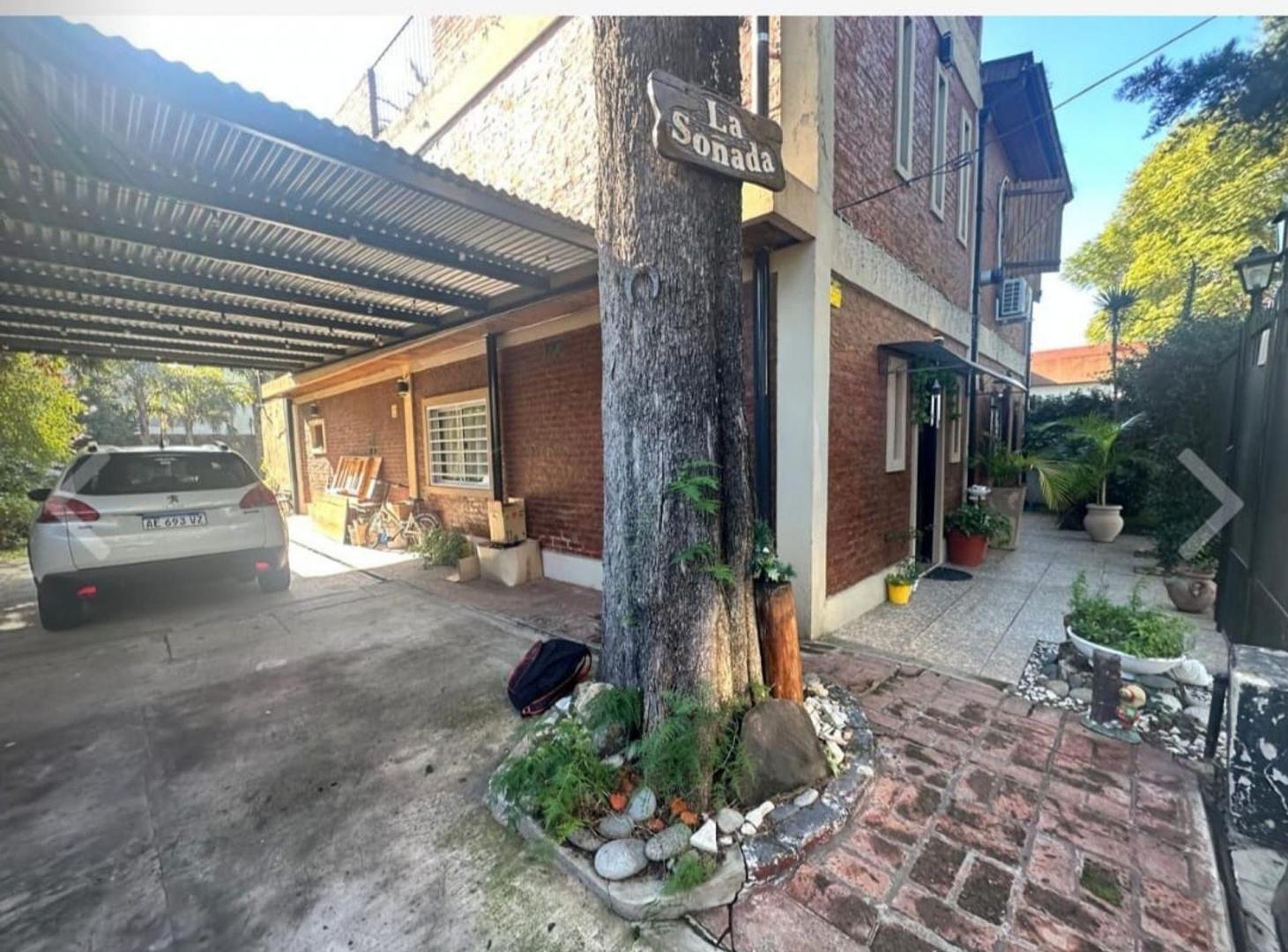 Foto de Amplia casa con pileta y quincho en Ituzaingó, imagen 4