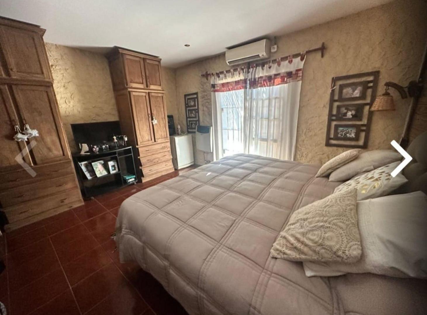 Foto de Amplia casa con pileta y quincho en Ituzaingó, imagen 5