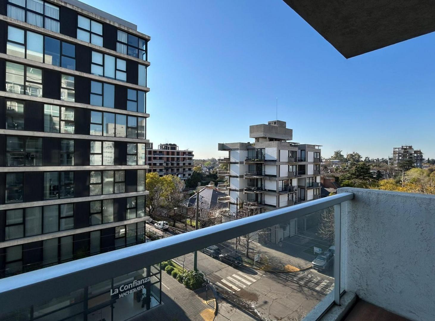 Foto de VENTA DEPTO 2 AMB C/ BALCÓN Y COCHERA ITUZAINGÓ, imagen 1