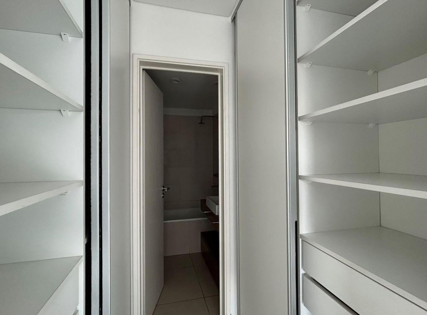 Foto de VENTA DEPTO 2 AMB C/ BALCÓN Y COCHERA ITUZAINGÓ, imagen 2