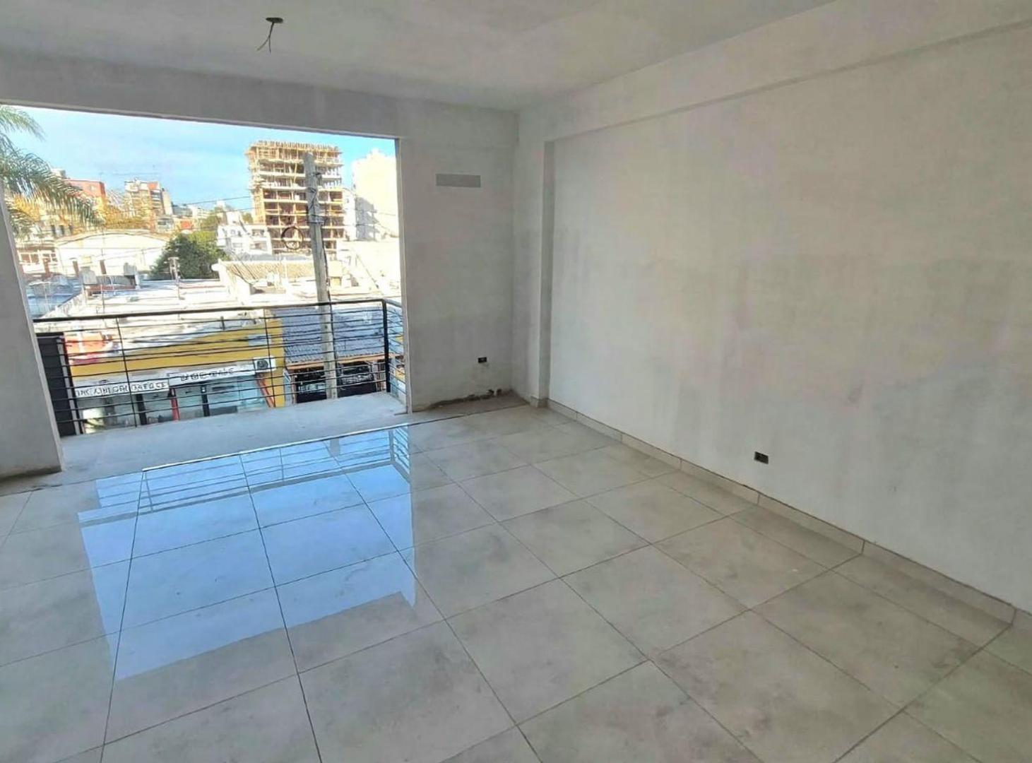 Foto de VENTA 2 AMBIENTES TERRAZA PRIVADA COCHERA MORON, imagen 3