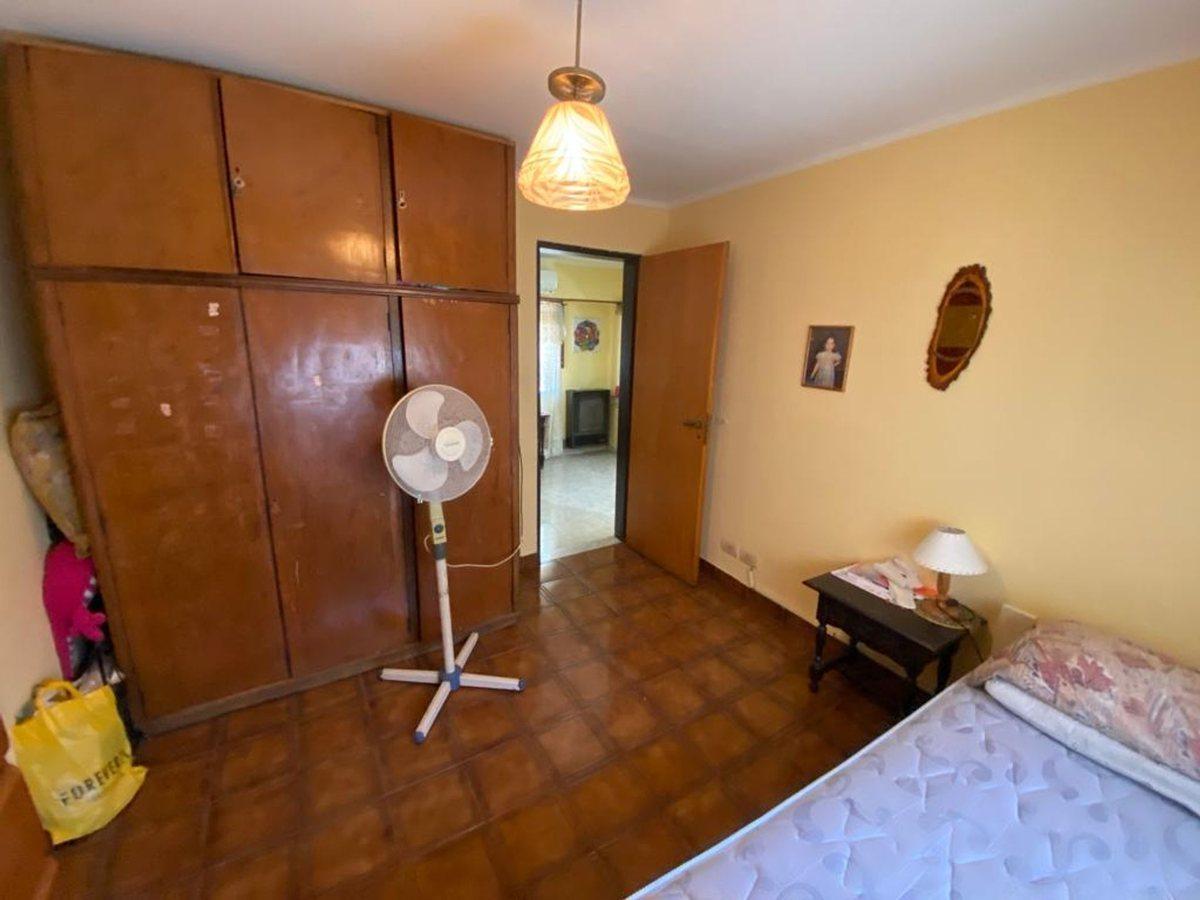 Foto de VENTA CASA 3 AMBIENTES, PARQUE, COCHERA, ITUZAINGO, imagen 5