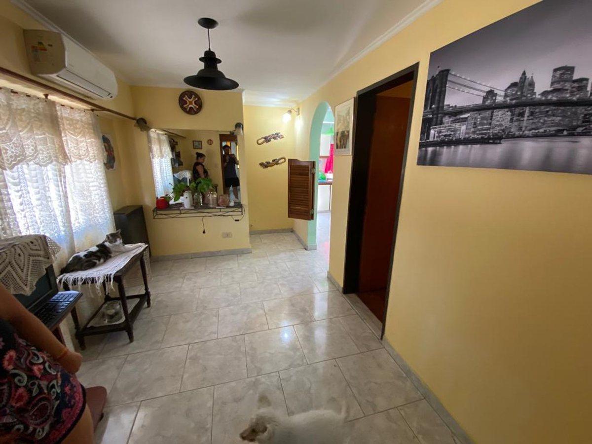 Foto de VENTA CASA 3 AMBIENTES, PARQUE, COCHERA, ITUZAINGO, imagen 2