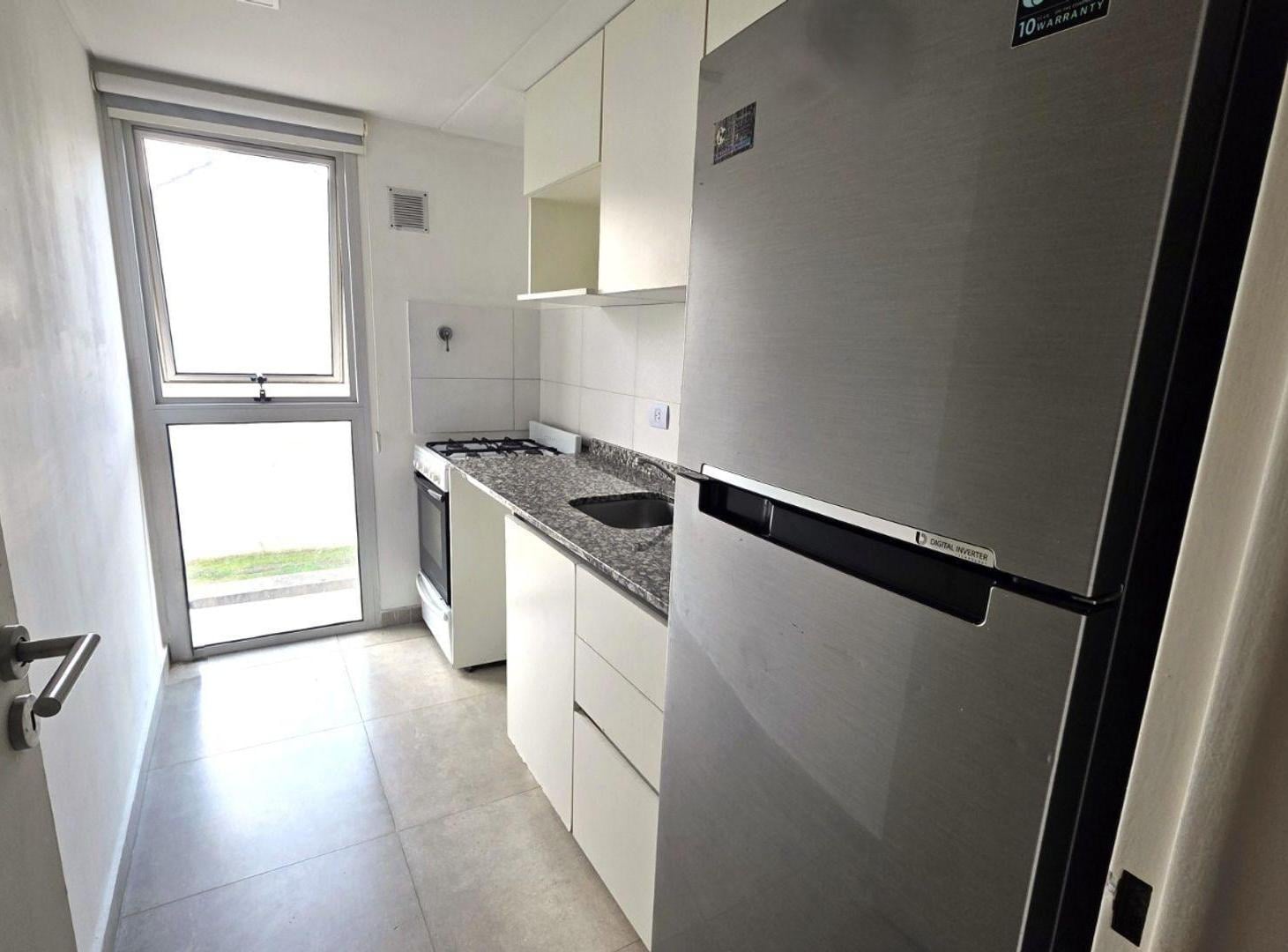 Foto de VENTA DEPTO. 2 AMB C/ COCHERA - ITUZAINGO SUR, imagen 1