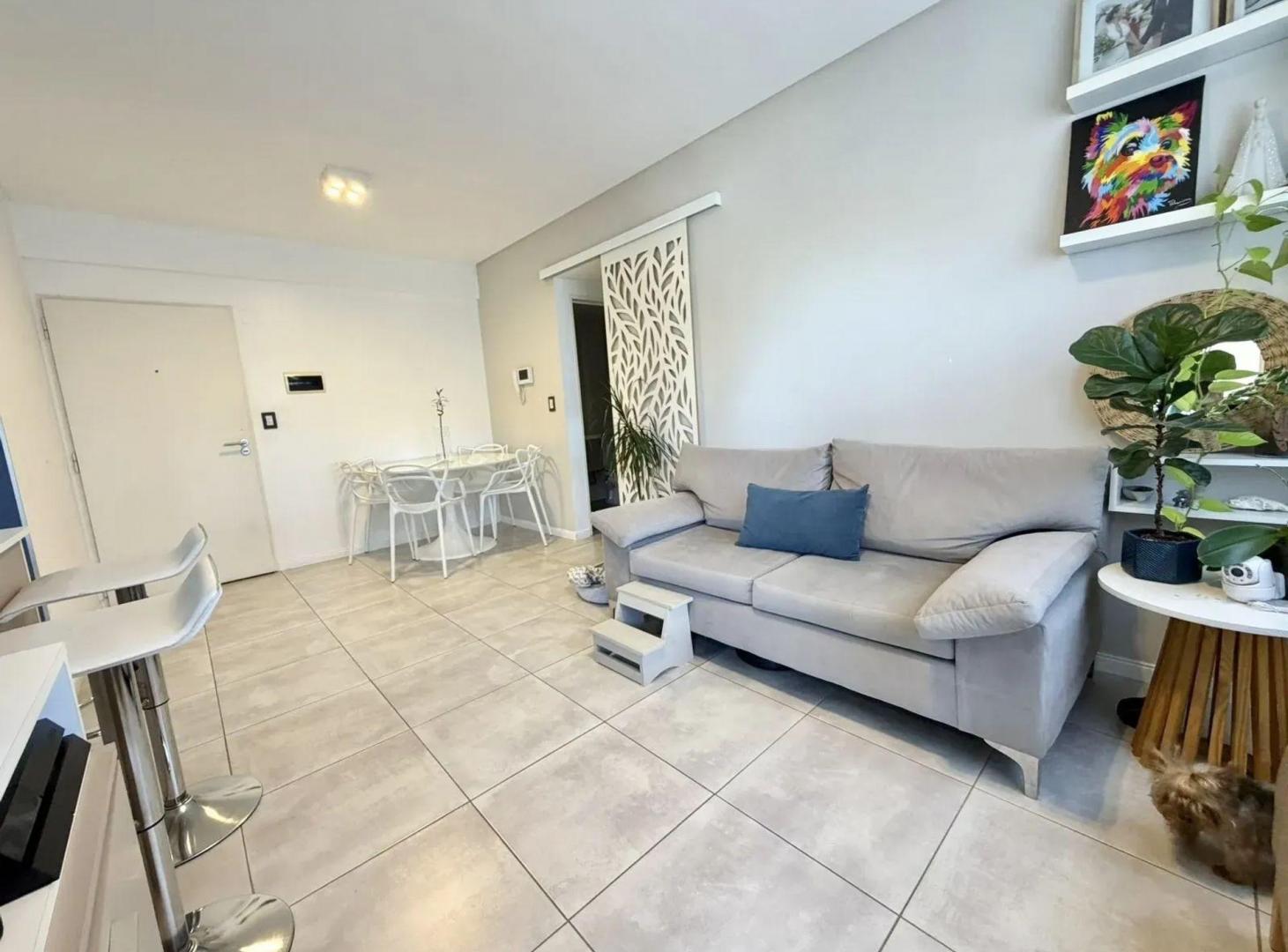 Foto de VENTA DEPTO 2 AMB CON BALCÓN Y COCHERA - ITUZAINGÓ, imagen 1