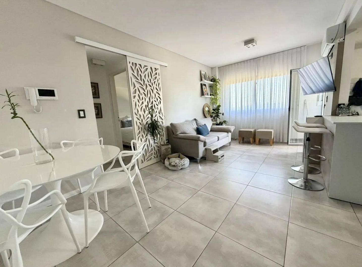Foto de VENTA DEPTO 2 AMB CON BALCÓN Y COCHERA - ITUZAINGÓ, imagen 3