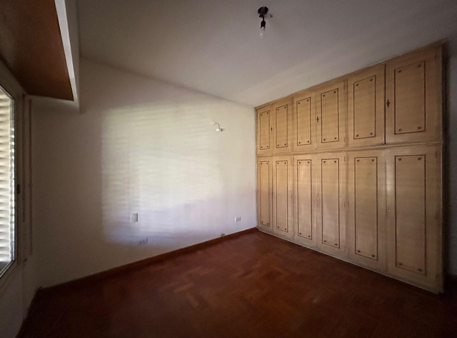 Foto de VENTA CHALET 3 AMB. C/COCHERA - ITUZAINGÓ, imagen 2