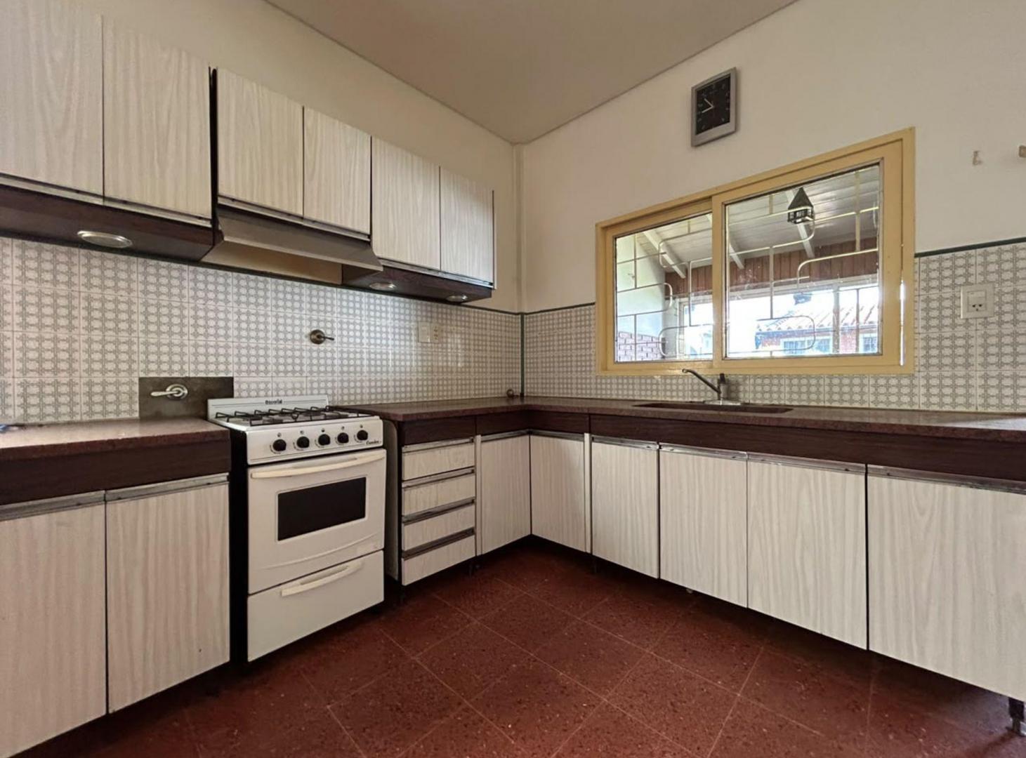 Foto de VENTA CHALET 3 AMB. C/COCHERA - ITUZAINGÓ, imagen 1