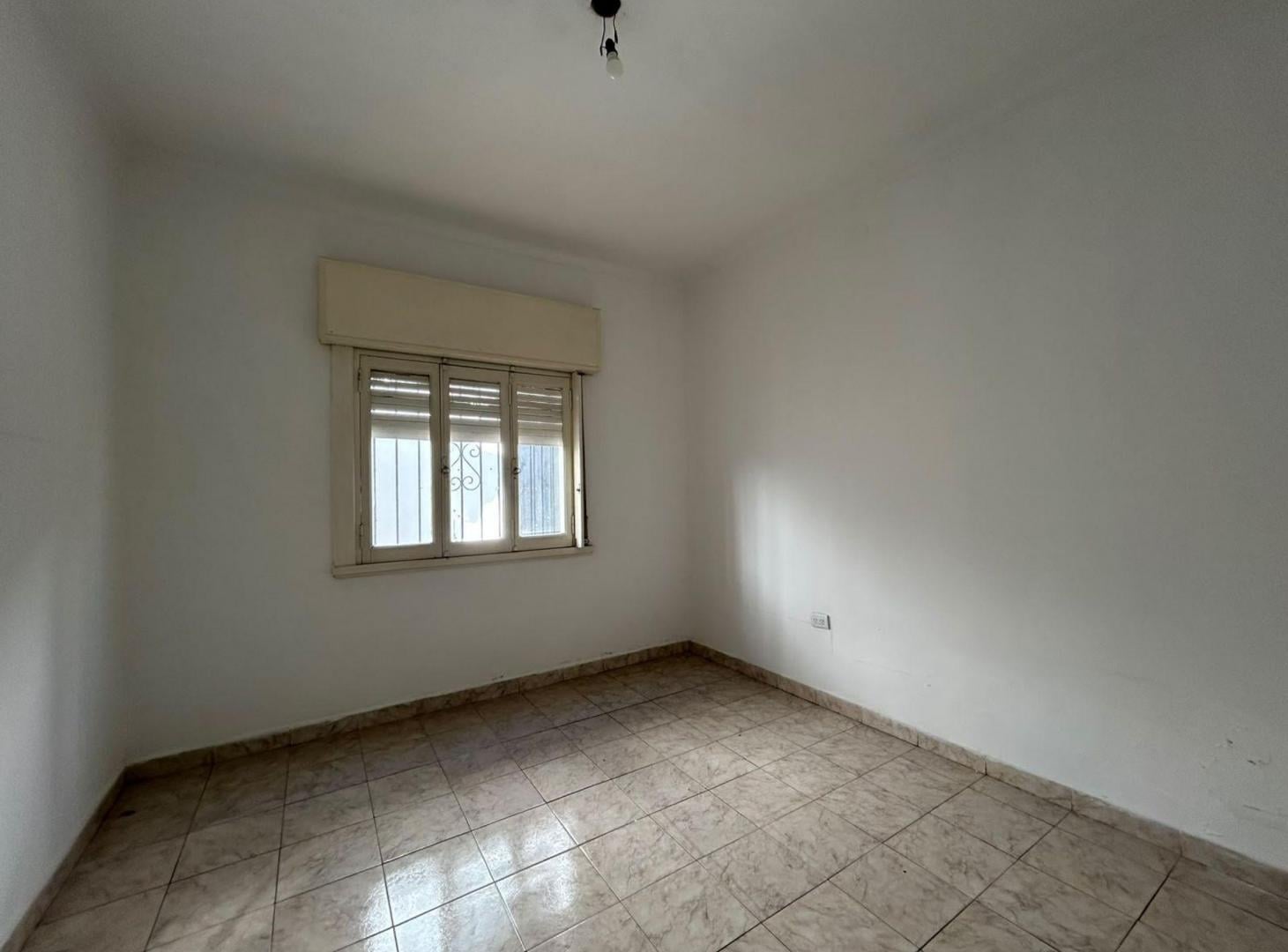Foto de VENTA CASA 4 AMBIENTES + GALPÓN/DEPÓSITO - MORÓN, imagen 5