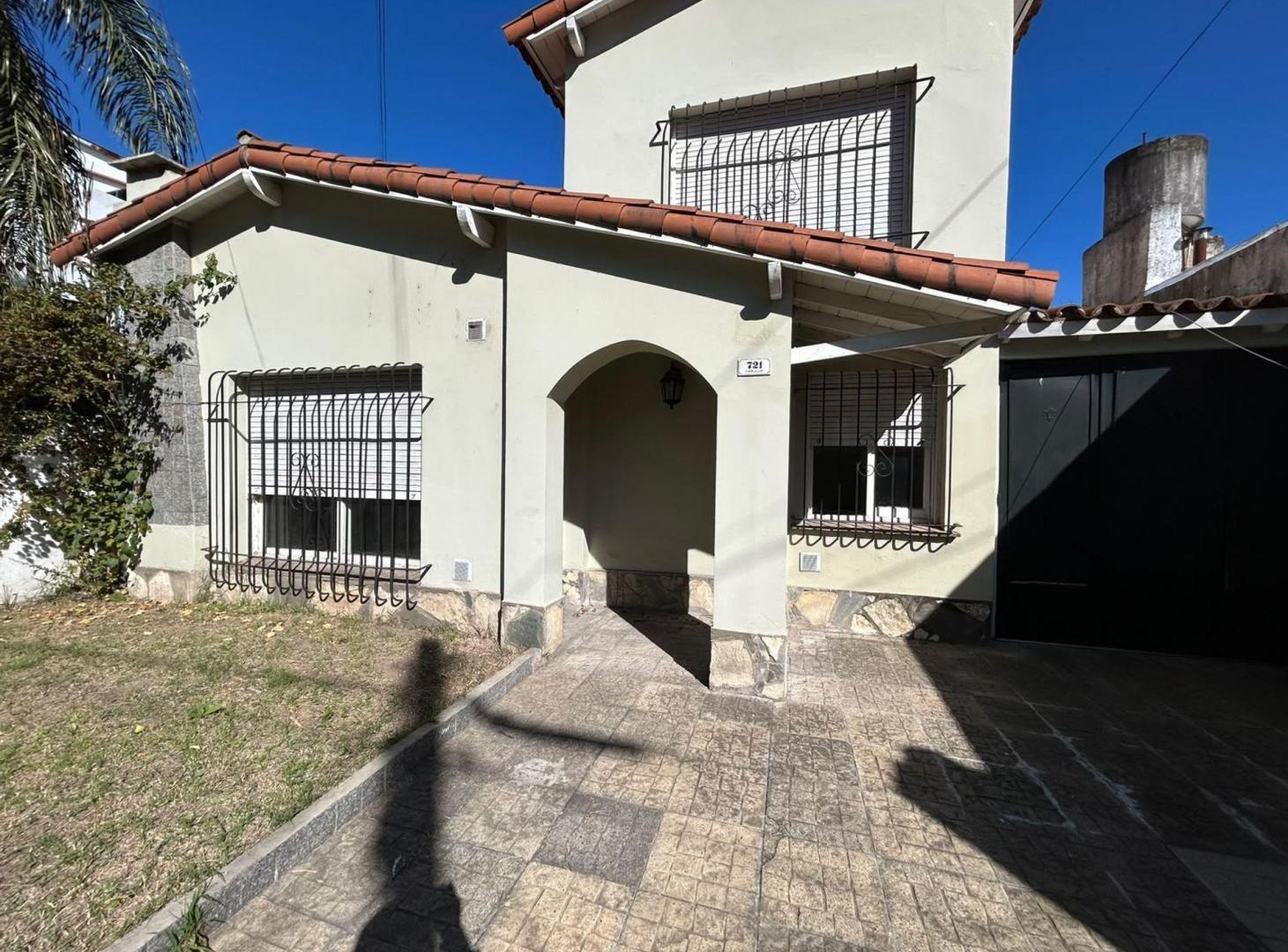 Foto de VENTA CASA 4 AMBIENTES + GALPÓN/DEPÓSITO - MORÓN, imagen 1