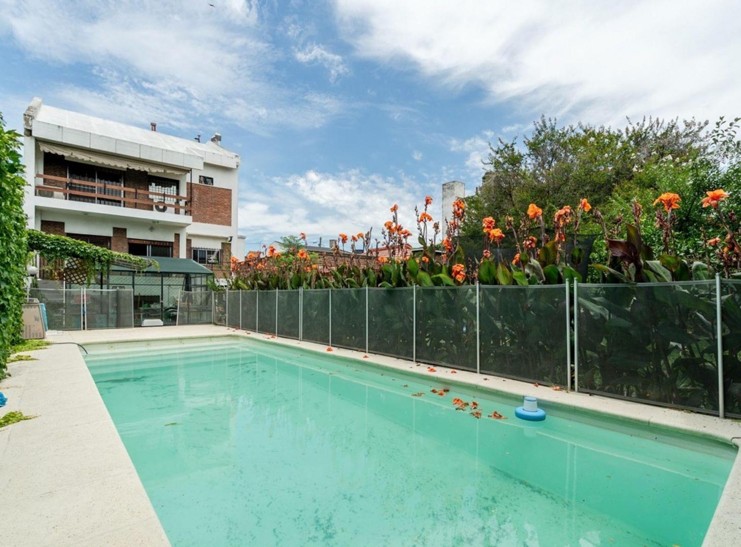 Foto de VENTA CASA 6 AMB PILETA SAUNA VILLA SARMIENTO, imagen 1