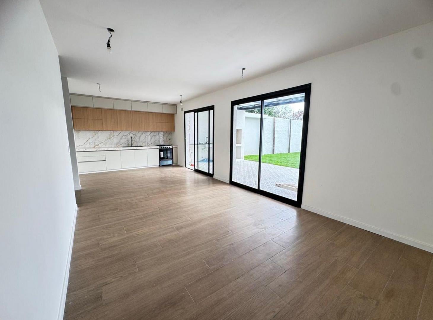 Foto de VENTA CASA 4 AMB PARQUE Y COCHERA - ITUZAINGÓ, imagen 1