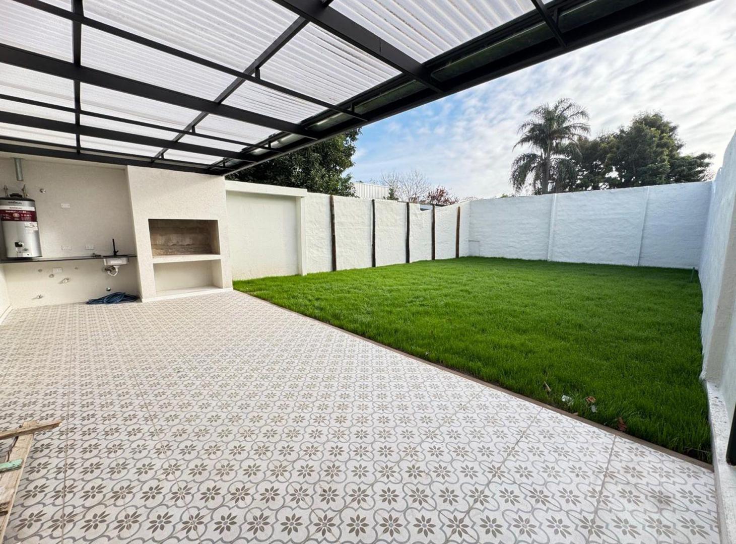 Foto de VENTA CASA 4 AMB PARQUE Y COCHERA - ITUZAINGÓ, imagen 2