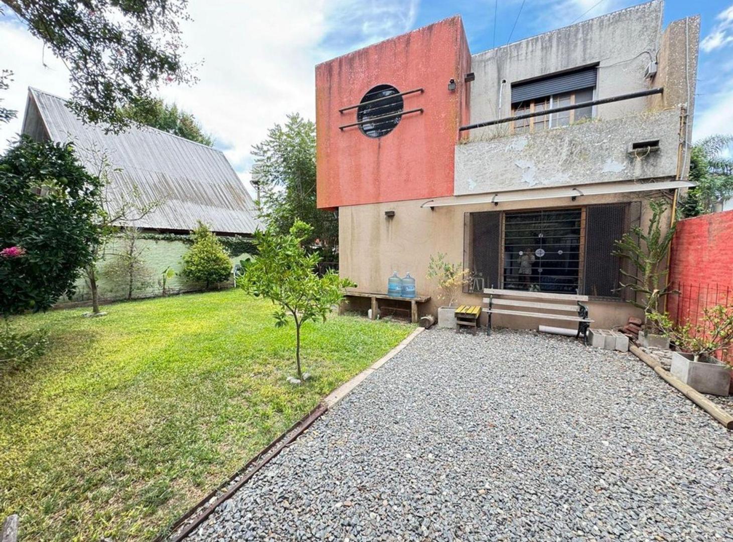 Foto de VENTA CASA 4 AMB CON PARQUE Y PILETA - P. LELOIR, imagen 5