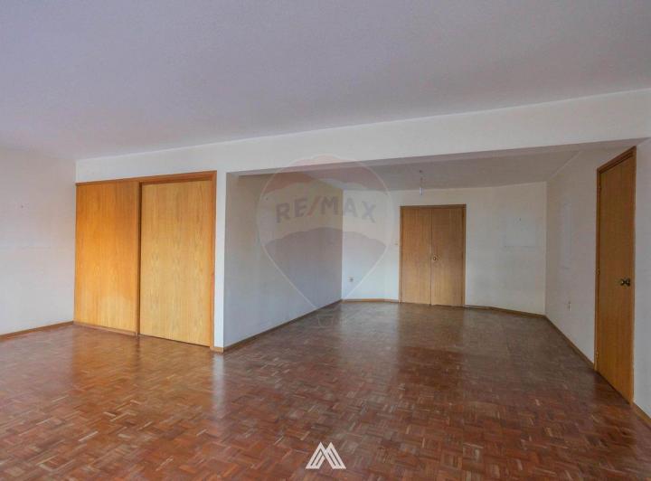 Apartamento Categoría en Pocitos. 204 m2 + gje x2 4
