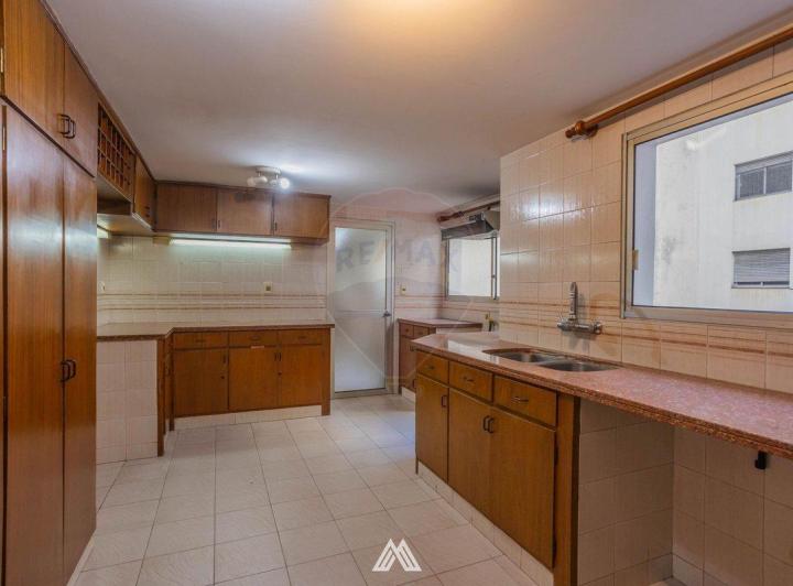 Apartamento Categoría en Pocitos. 204 m2 + gje x2 5