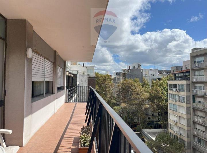 GRAN APTO POCITOS. 4 DOR, 2 BAÑOS, SERV y GJE 2