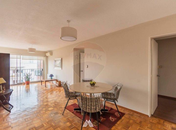 Venta Punta Carretas 3 dormitorios y Servicio 5