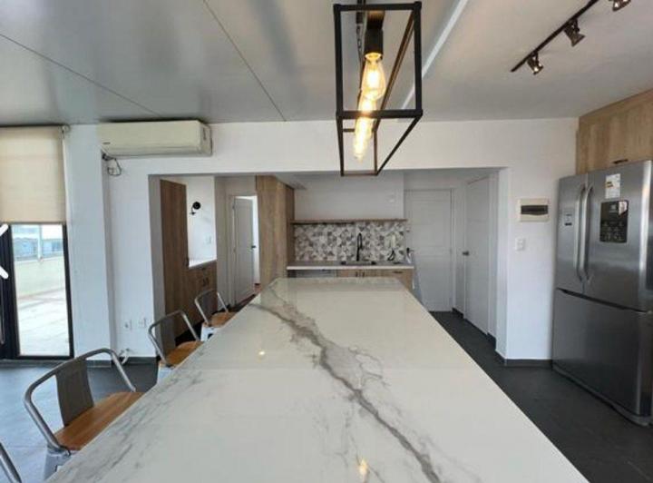 VENTA Penthouse Duplex en Pocitos, con renta 2