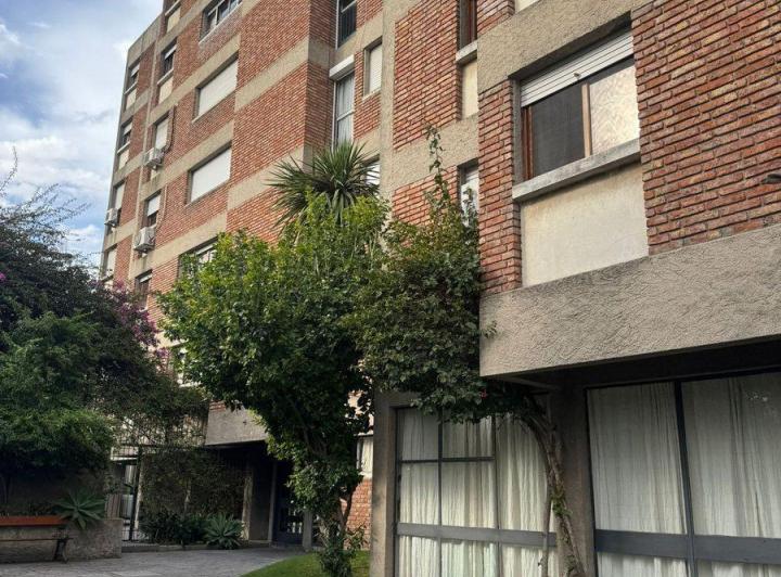 HERMOSO APARTAMENTO EN EL PRADO 2