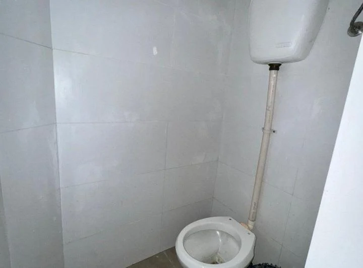 Alquiler Local Comercial Cuidad Vieja 4
