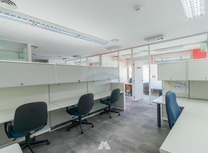 ALQUILER DE OFICINA EQUIPADA EN CIUDAD VIEJA 4