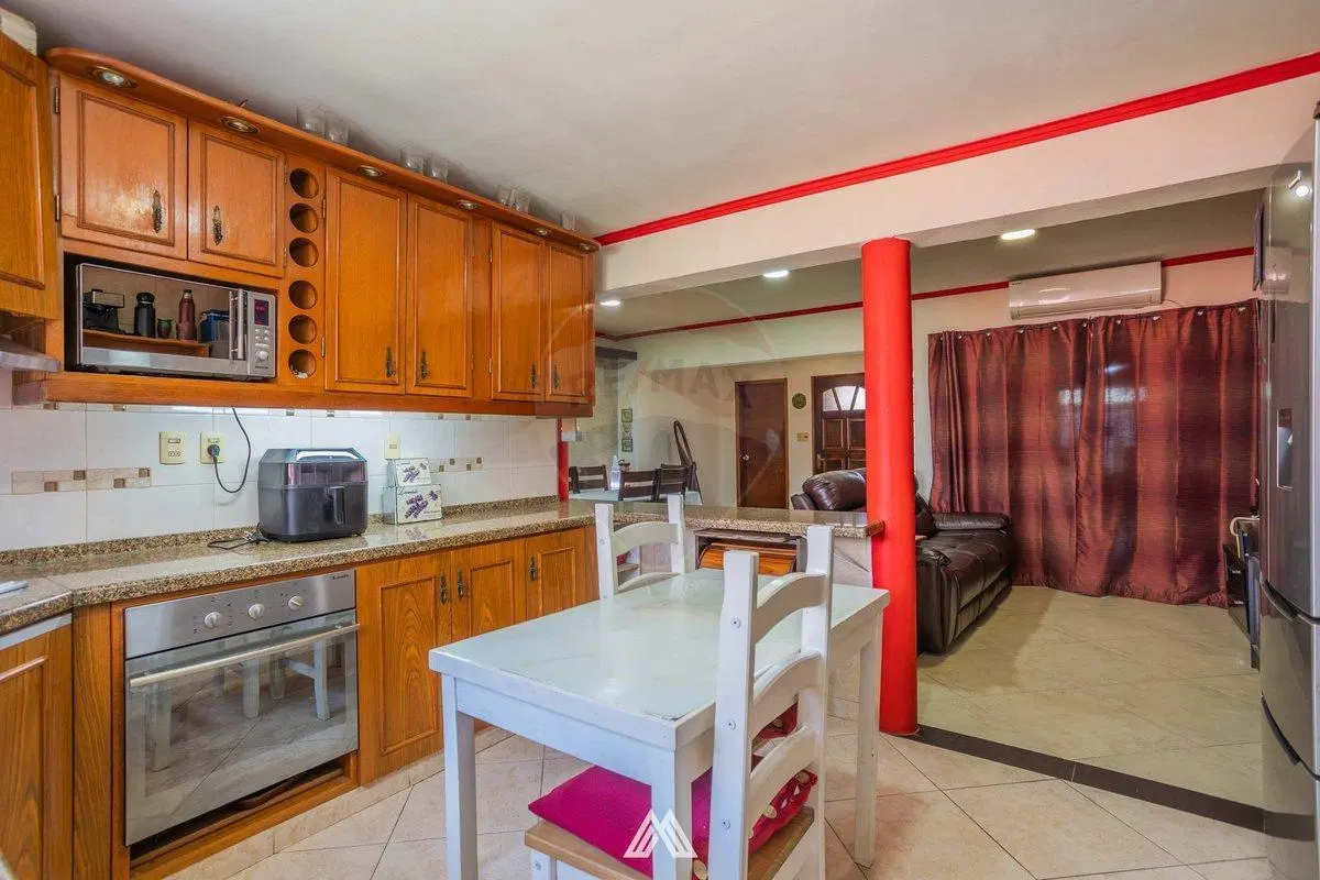 Vendo Casa + Apartamento Belvedere con Garage 3