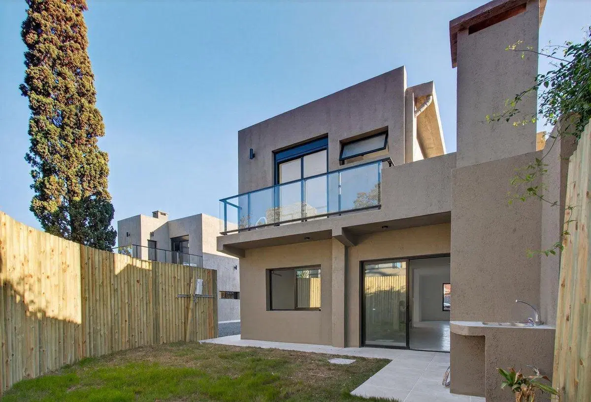 VENTA CASA PH SHANGRILA CASI RAMBLA 3 DORM 3 BAÑOS 2
