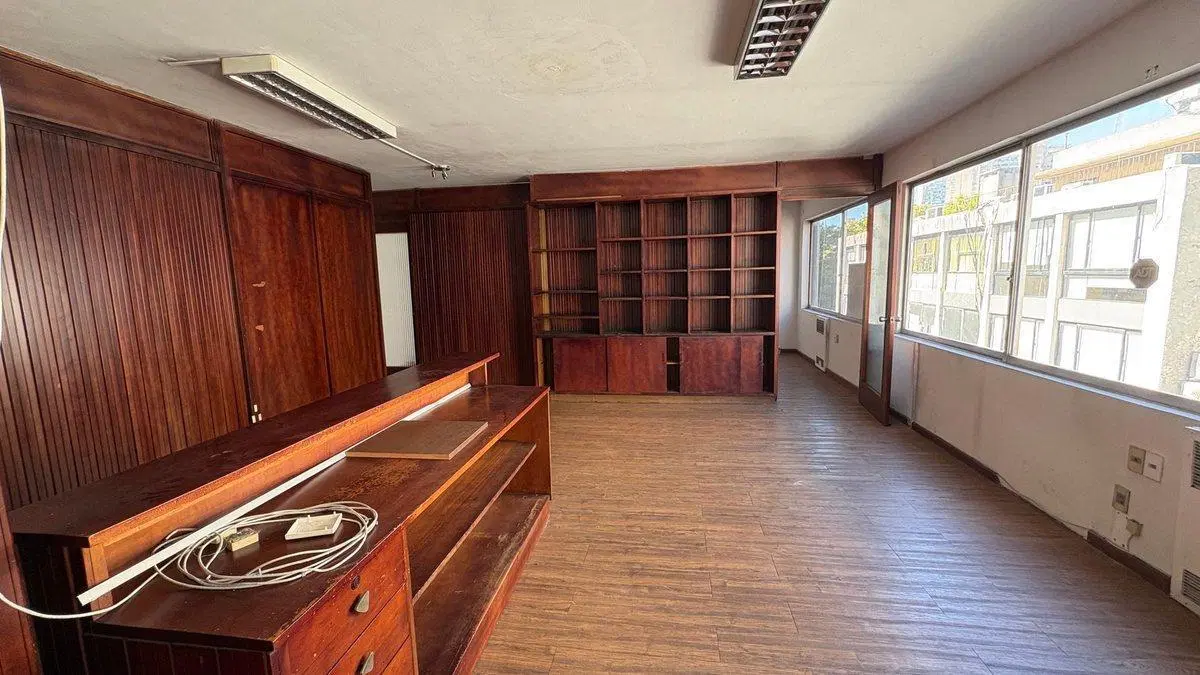 ALQUILO OFICINA CIUDAD VIEJA CON GARAGE 5