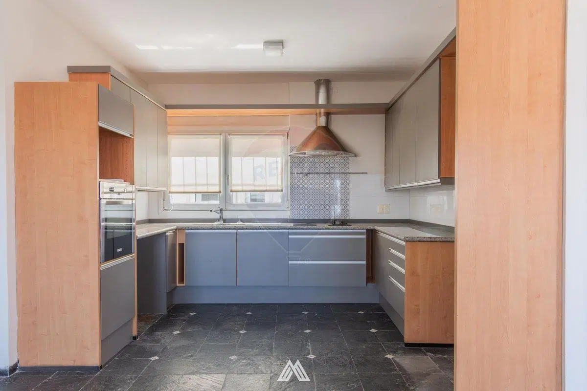 ALQUILER APART 5 DOR  Y SERVICIO RAMBLA DE POCITOS 5