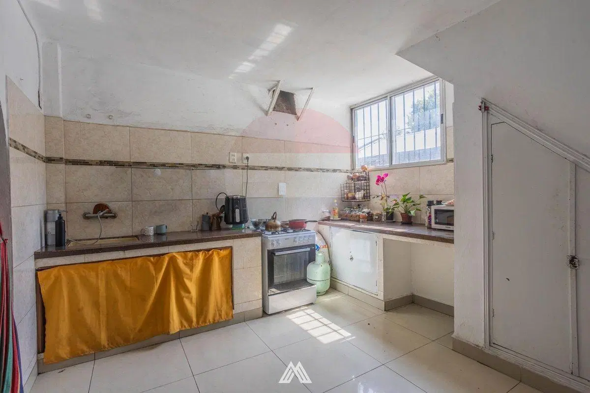 Venta Casa de Altos más 3 Locales y Garaje, Aguada 3