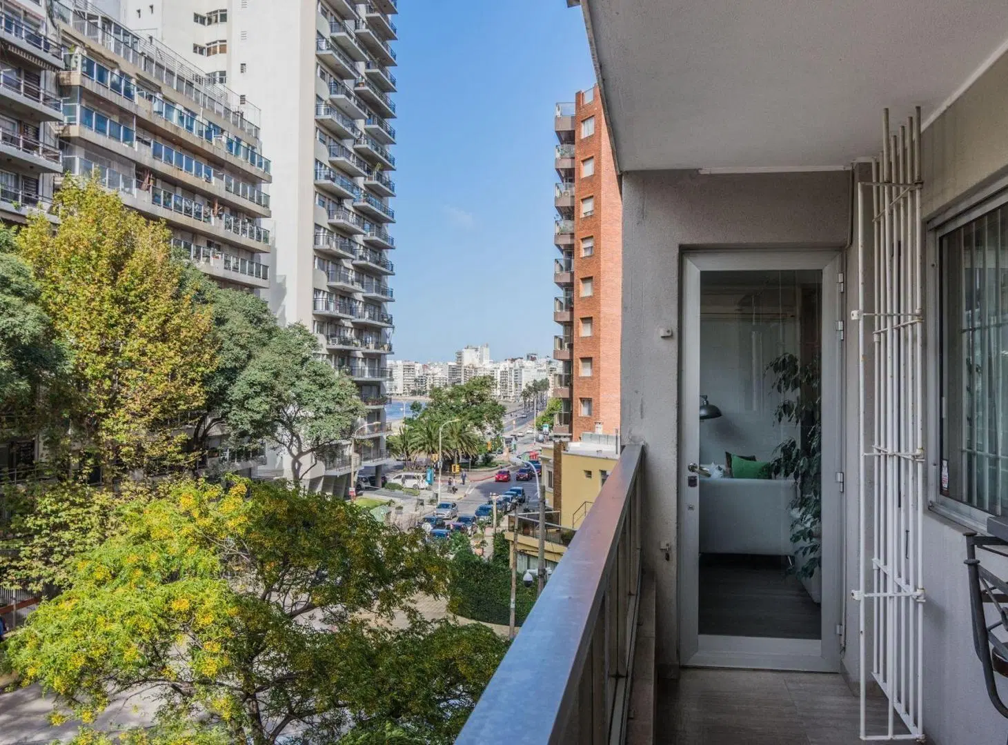 ALQUILER APTO 3 DORM 3 BAÑOS POCITOS AMOBLADO GGE 2