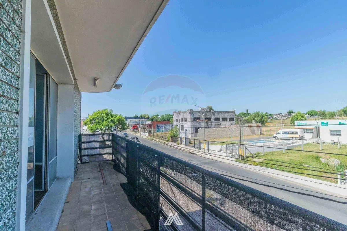 VENTA LOCAL COMERCIAL MAS APARTAMENTO LAS PIEDRAS 5