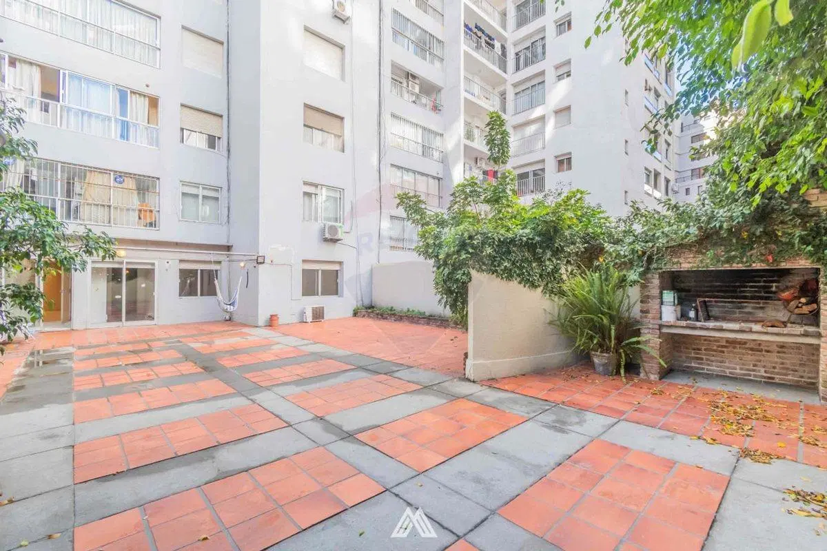 VENTA PUNTA CARRETAS 1er PISO CON PATIO 1