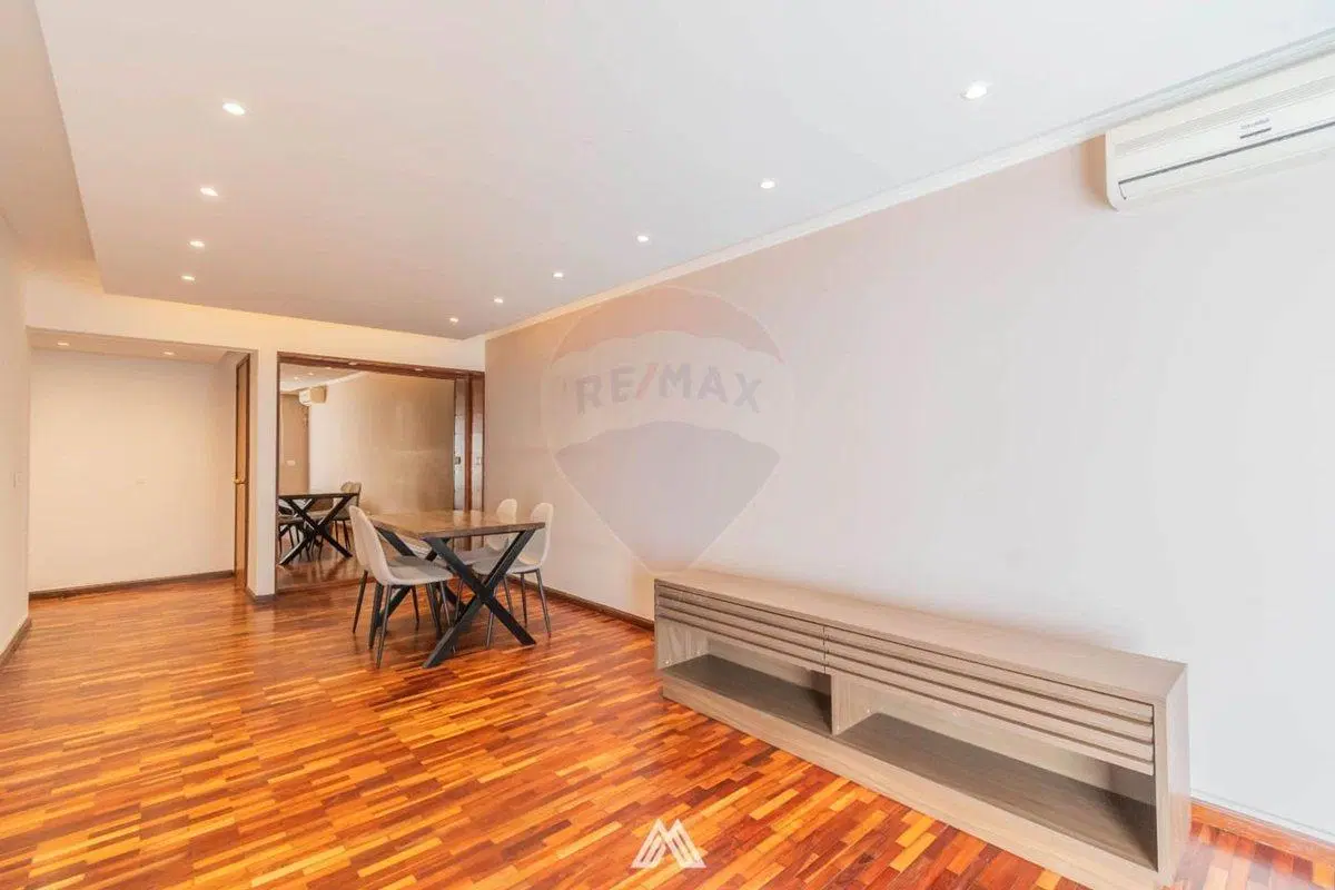 VENTA PUNTA CARRETAS 1er PISO CON PATIO 4