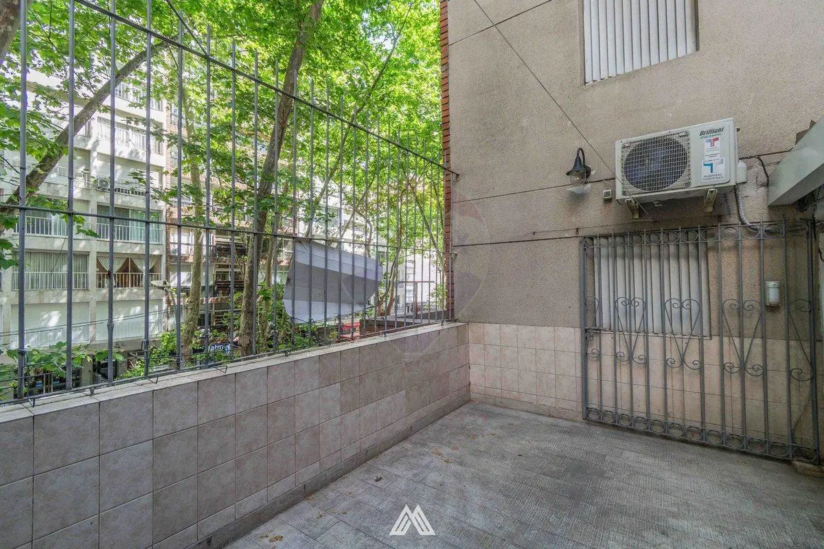 Venta apartamento Pocitos 4 dormitorios / garaje 5