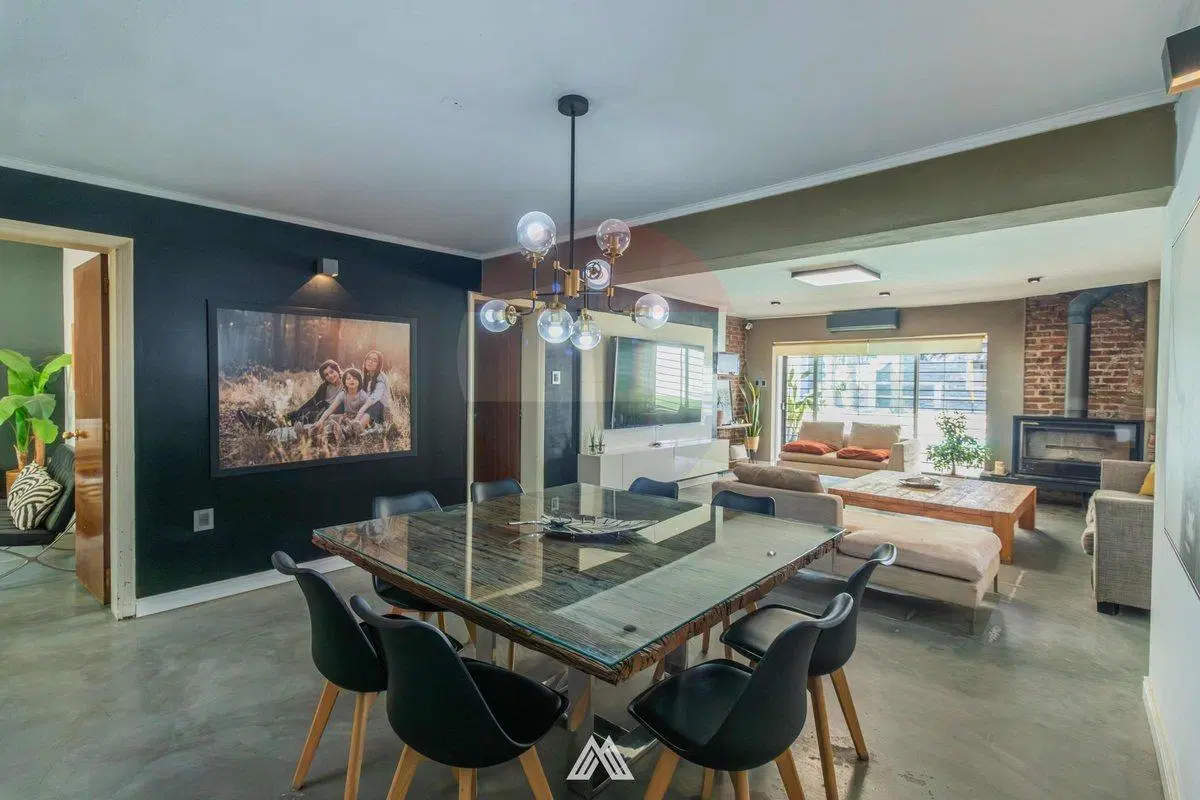 VENTA CASA DE CATEGORÍA + APTO EN LAS PIEDRAS 4