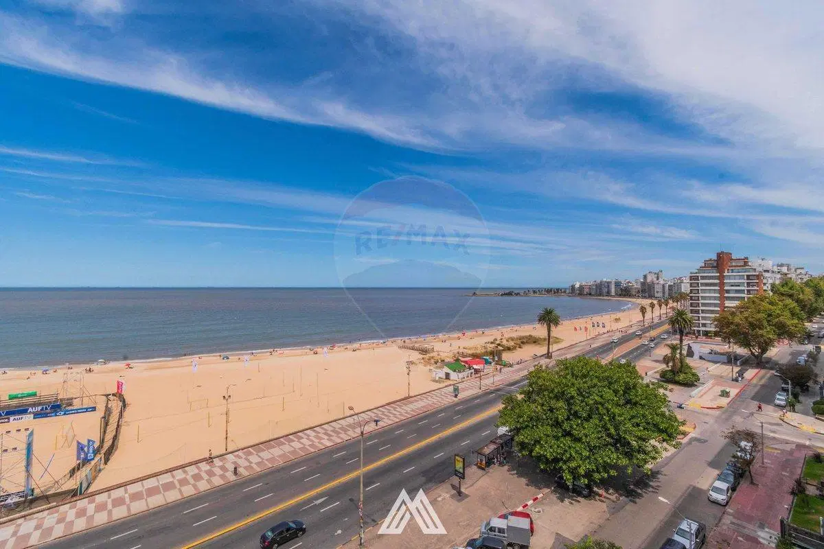 VENTA APARTAMENTO CON COCHERA - RAMBLA POCITOS 2