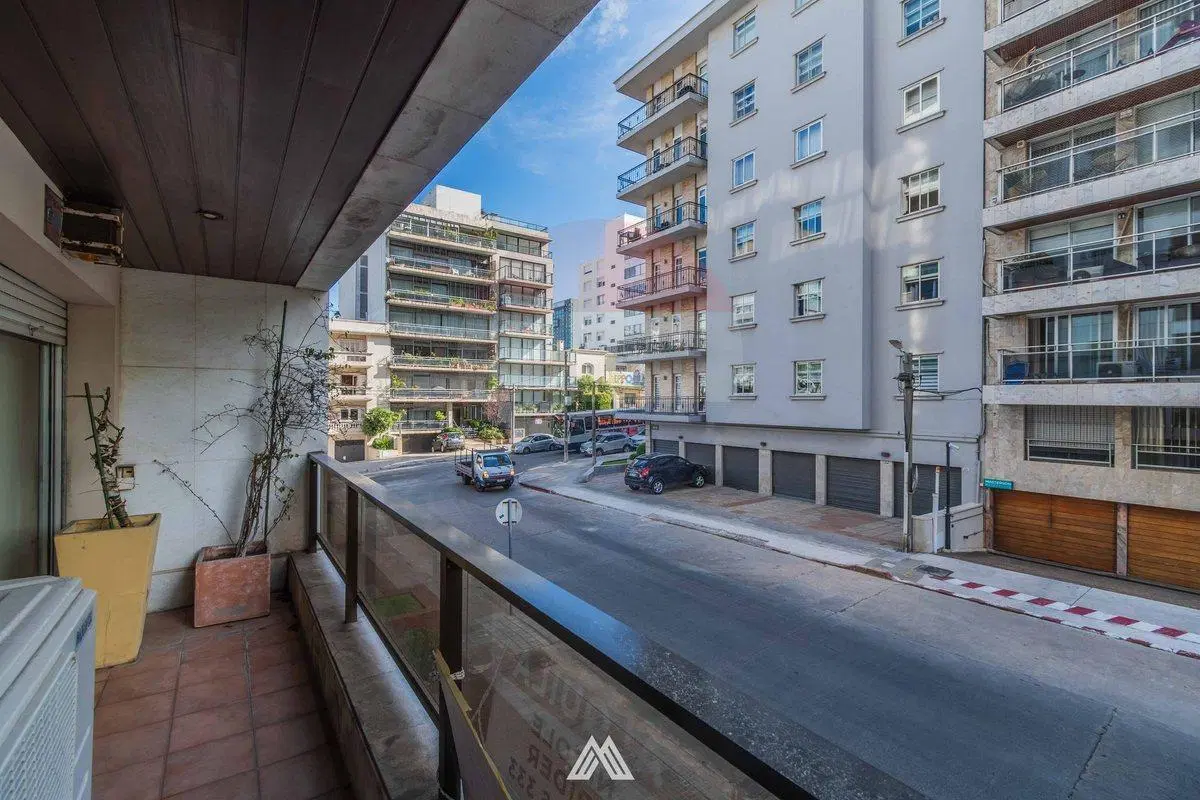 ALQUILER 3 dormitorios PATIO VILLA BIARRITZ Gge 2