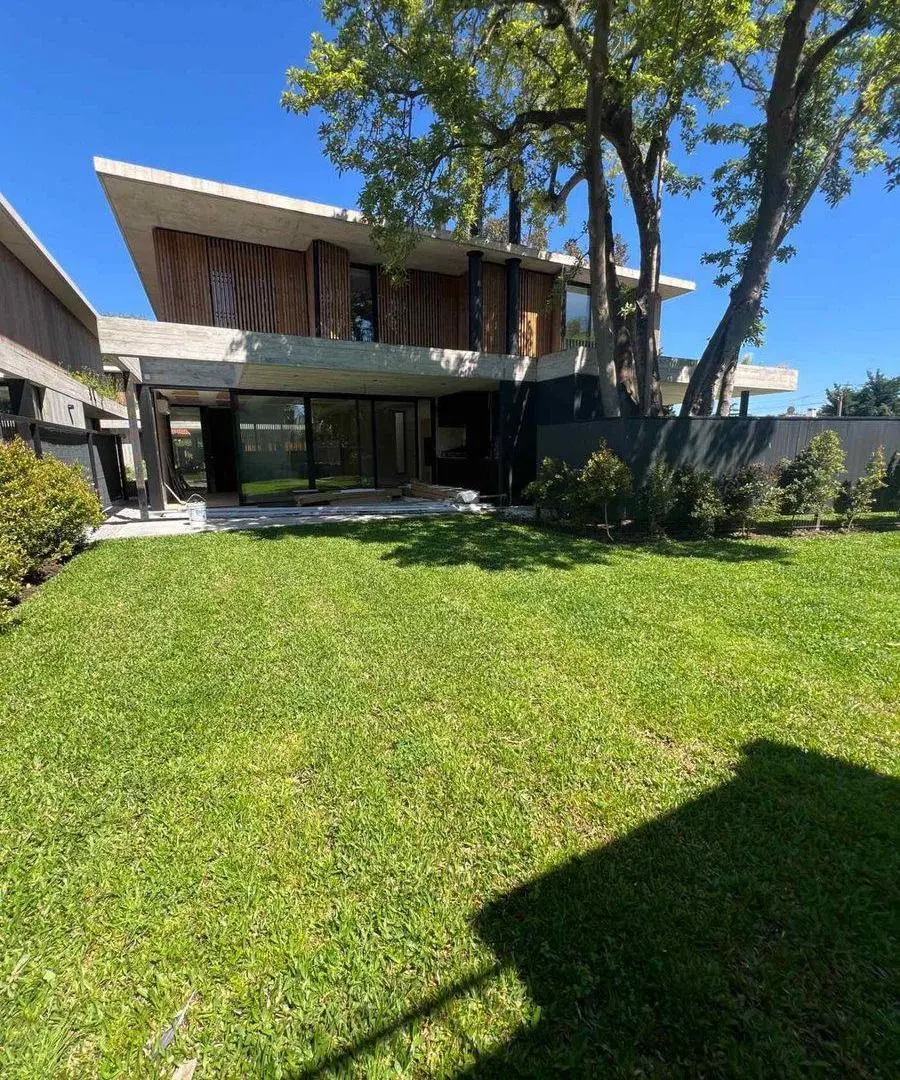 VENTA DE CASA PH CARRASCO SUR, 3D, 2B, PARRILLERO 5