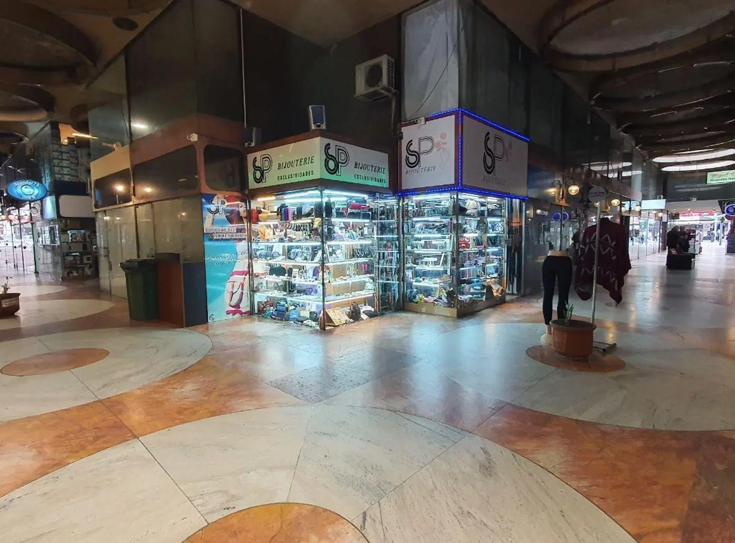 Alquiler Local comercial en el Centro 7