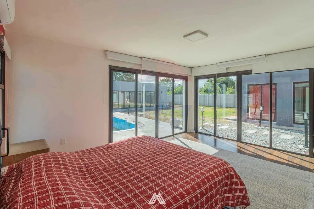 SE VENDE CASA 4 DORMITORIOS CIUDAD DEL PLATA 3