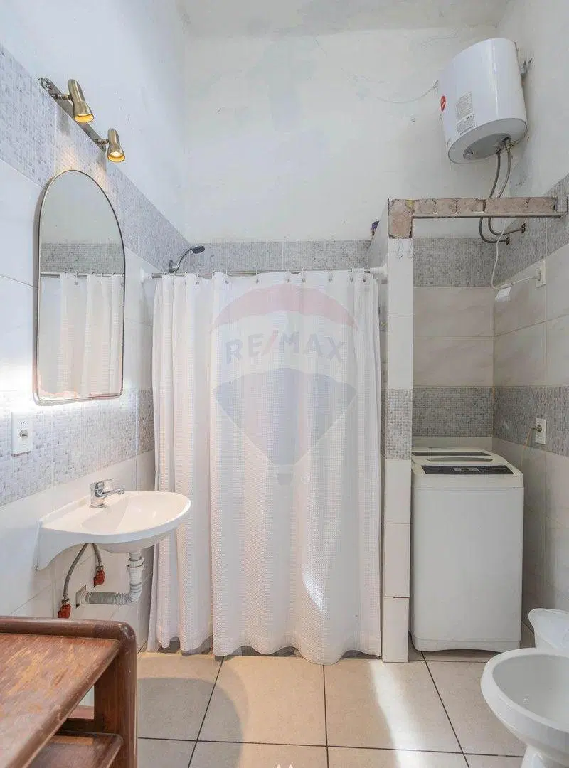 VENTA PARQUE BATLLE - CASA CON 3 APTOS RENTADOS 4