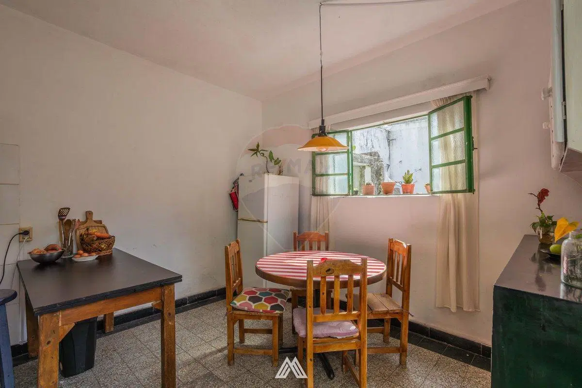 VENTA PARQUE BATLLE - CASA CON 3 APTOS RENTADOS 3