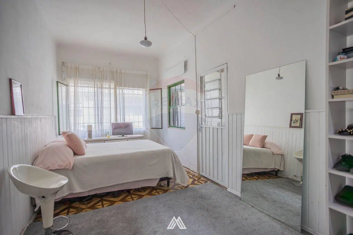 VENTA PARQUE BATLLE - CASA CON 3 APTOS RENTADOS 5