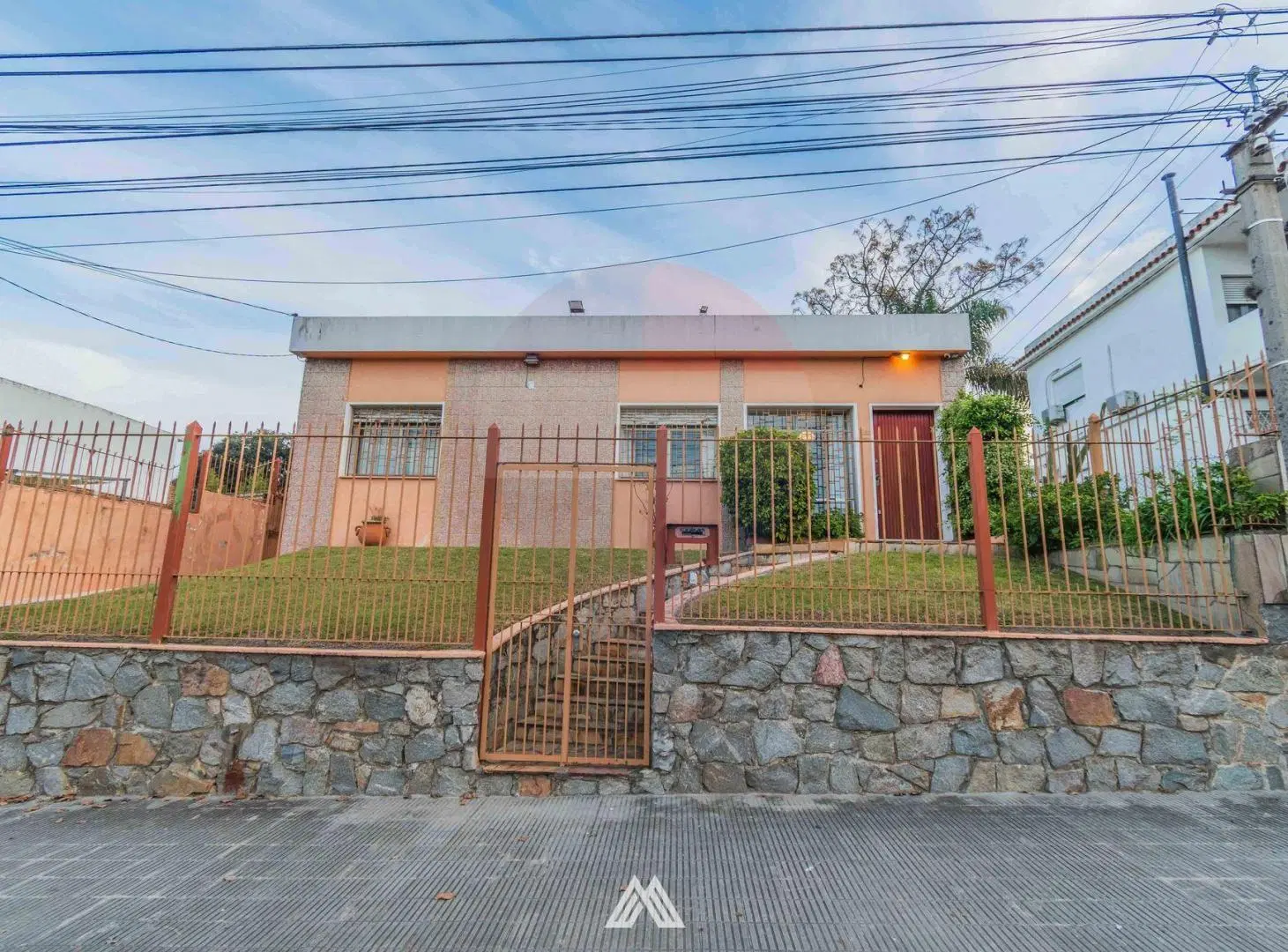 Venta Casa 3 Dormitorios 2 Baños y Garaje en Prado 1