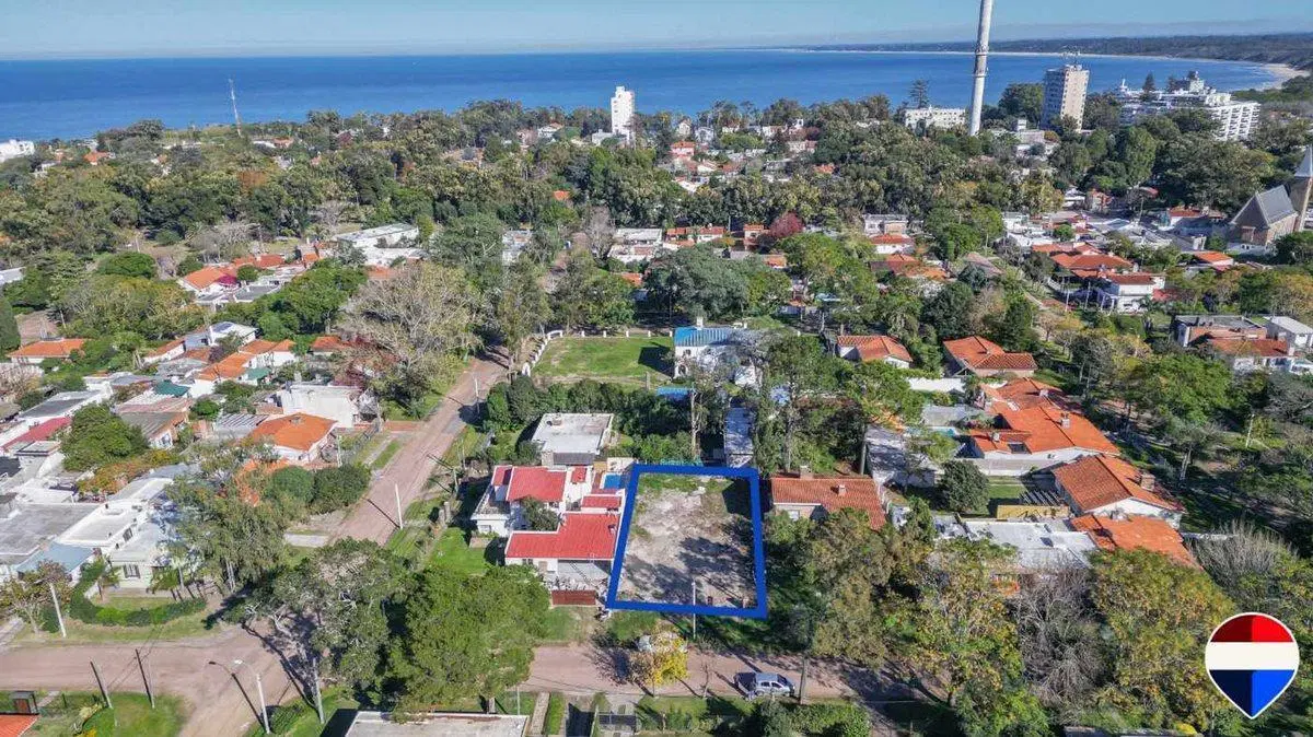 Venta Terreno en Atlántida con Saneamiento 5
