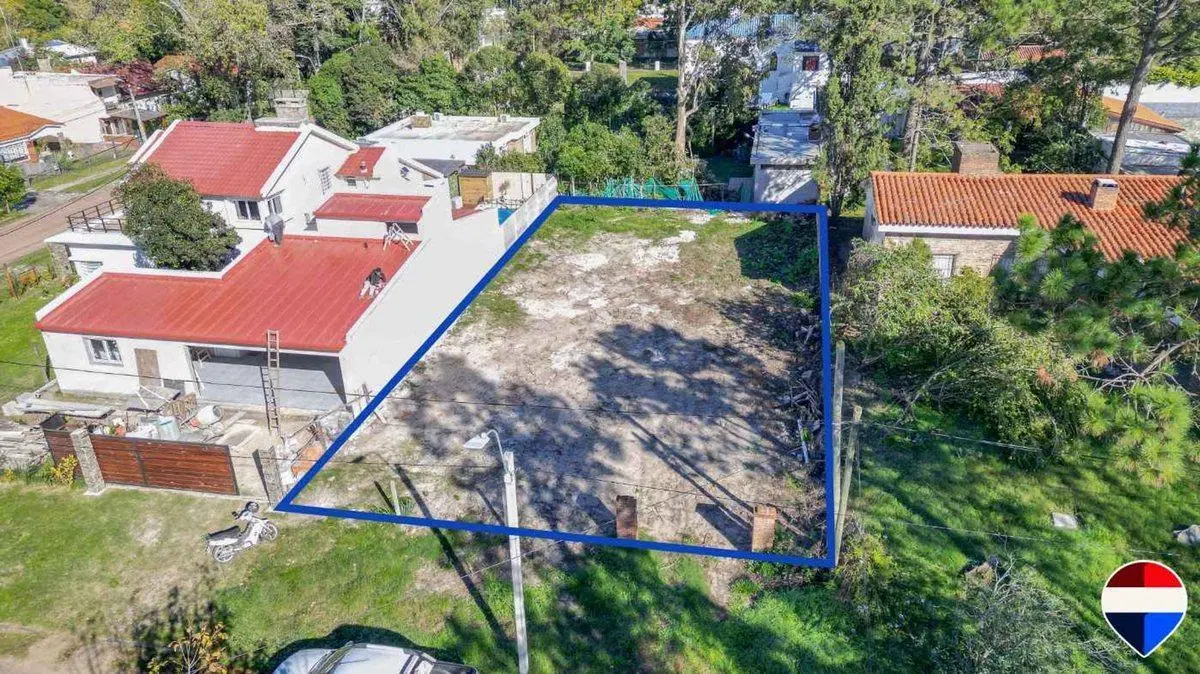 Venta Terreno en Atlántida con Saneamiento 1