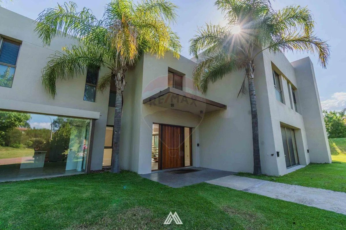 Venta Casa Barrio Carmel 4 Dormitorios y Servicio 2